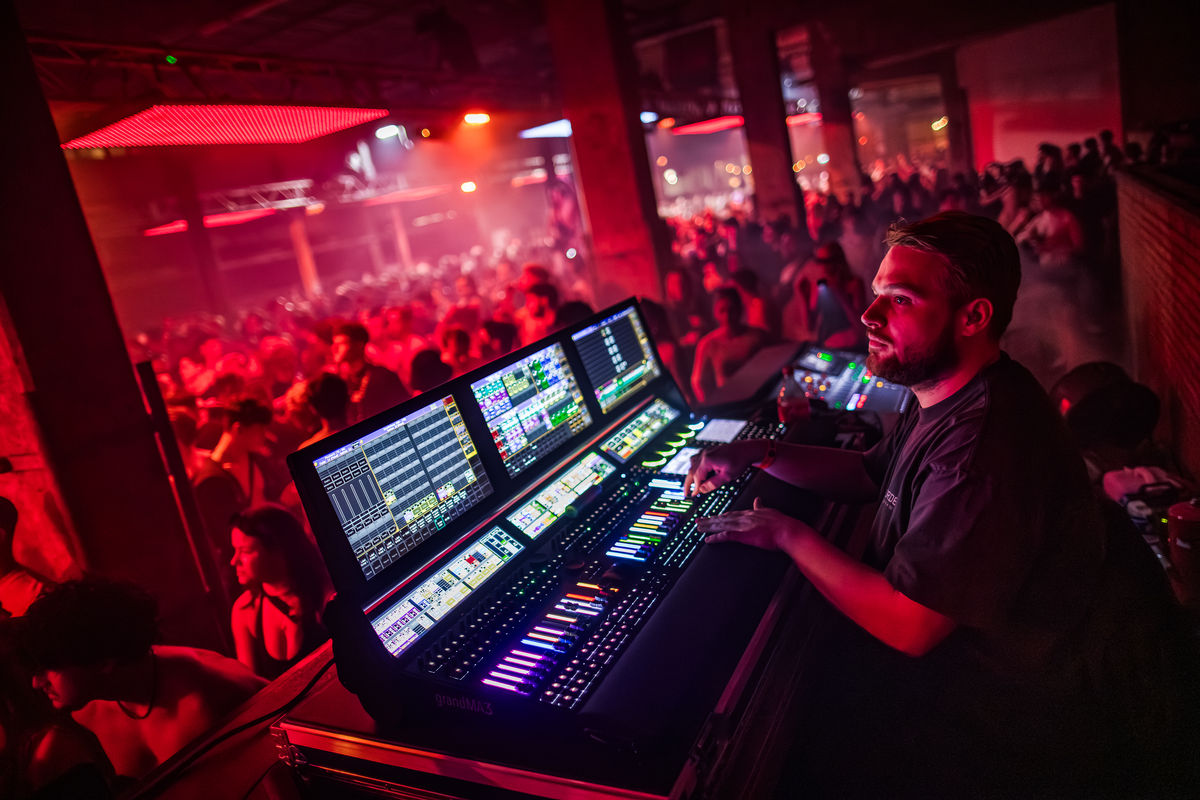 Loading... just a sec